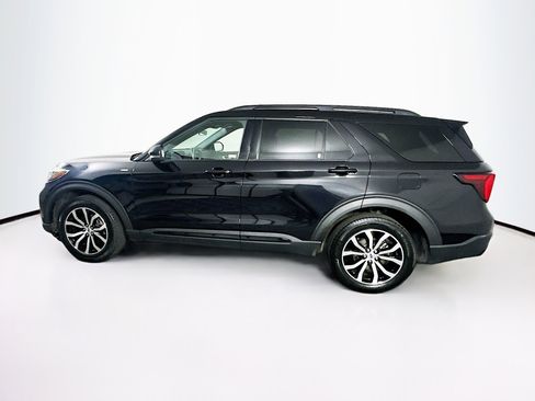 Used 2025 Ford Explorer ST-Line image 4