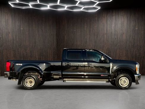 Used 2023 Ford F350 XLT AWD/4WD image 7