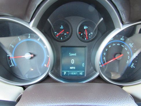 Used 2011 Chevrolet Cruze LT image 15