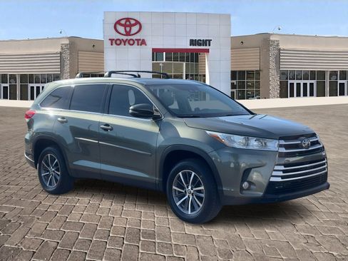 Certified 2019 Toyota Highlander XLE image 10