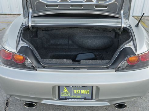 Used 2004 Honda S2000 image 9