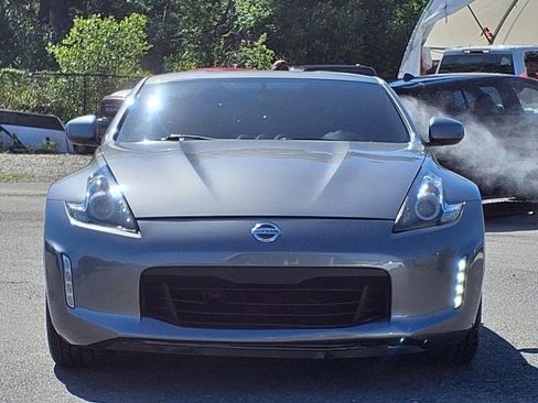 Used 2019 Nissan 370Z Touring Sport RWD image 2