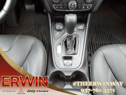 Used 2021 Jeep Cherokee Latitude Lux w/ Comfort/Convenience Group AWD/4WD image 23