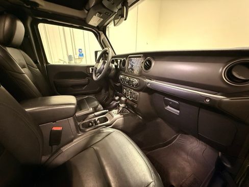 Used 2023 Jeep Gladiator Sport AWD/4WD image 29