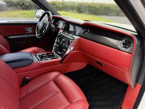 Used 2021 Rolls-Royce Cullinan AWD/4WD image 33