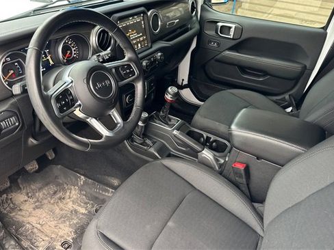 Used 2018 Jeep Wrangler Unlimited Sahara image 13