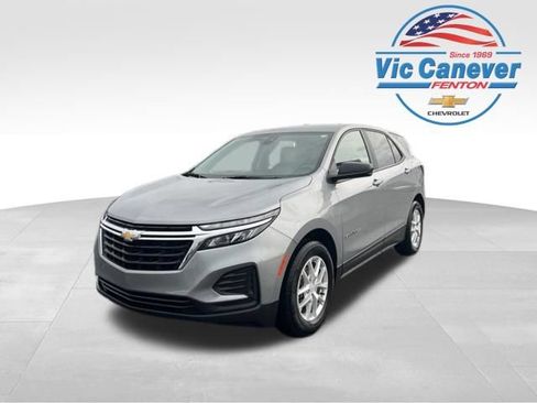 Used 2024 Chevrolet Equinox LS w/ LS Convenience Package FWD image 1