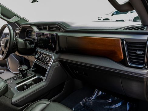 Used 2025 GMC Sierra 1500 Denali image 18