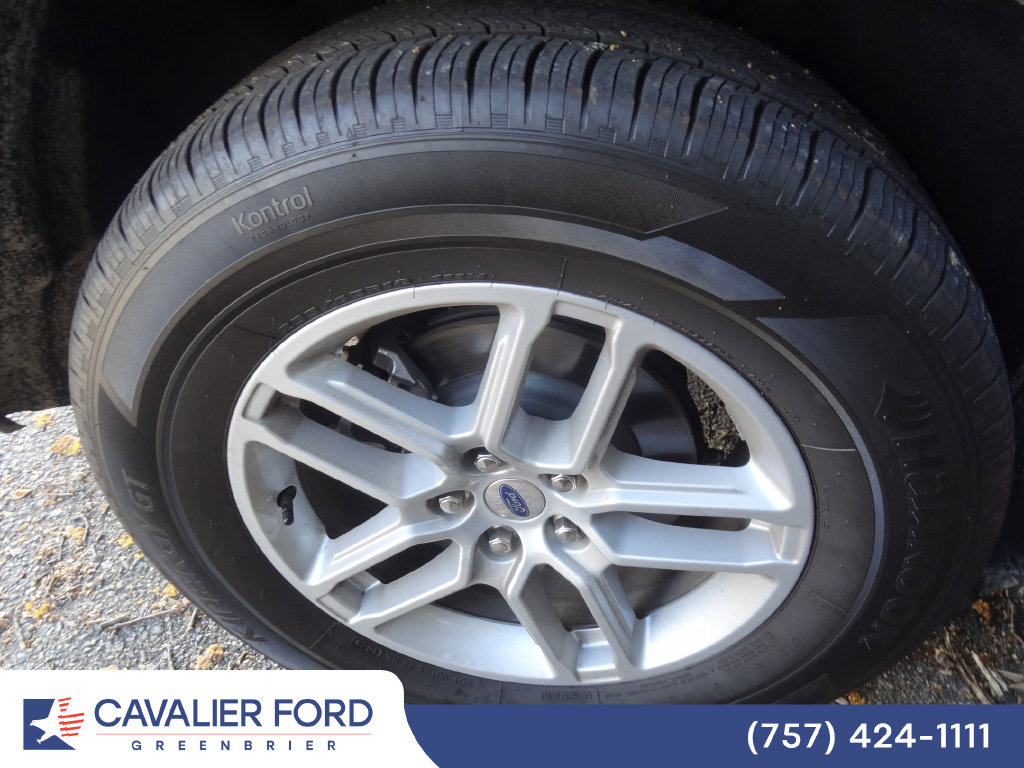 Used 2026 Ford Explorer Active AWD/4WD image 9