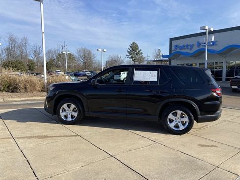 Used 2023 Honda Pilot LX image 6