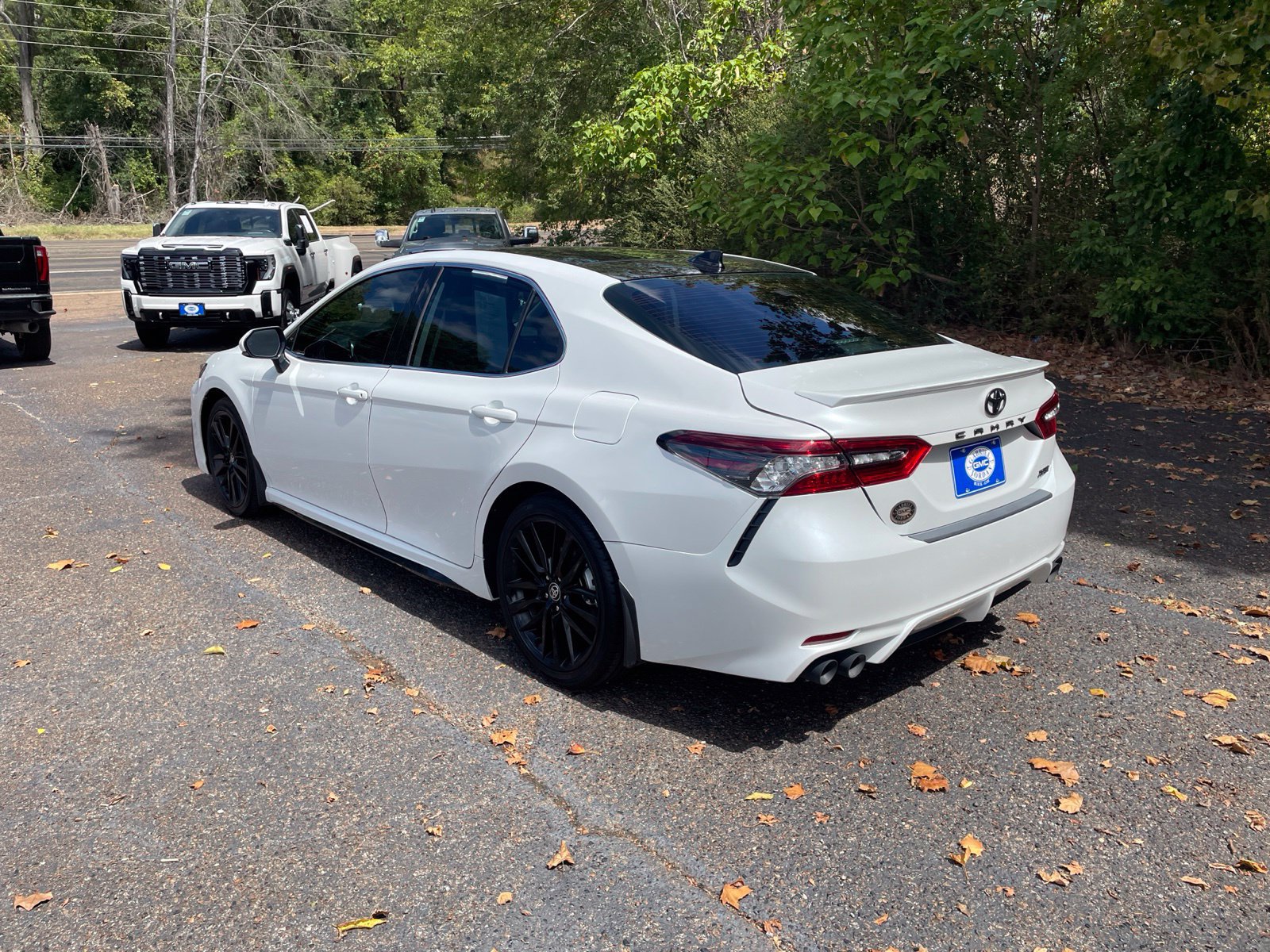 Used 2024 Toyota Camry XSE FWD image 3
