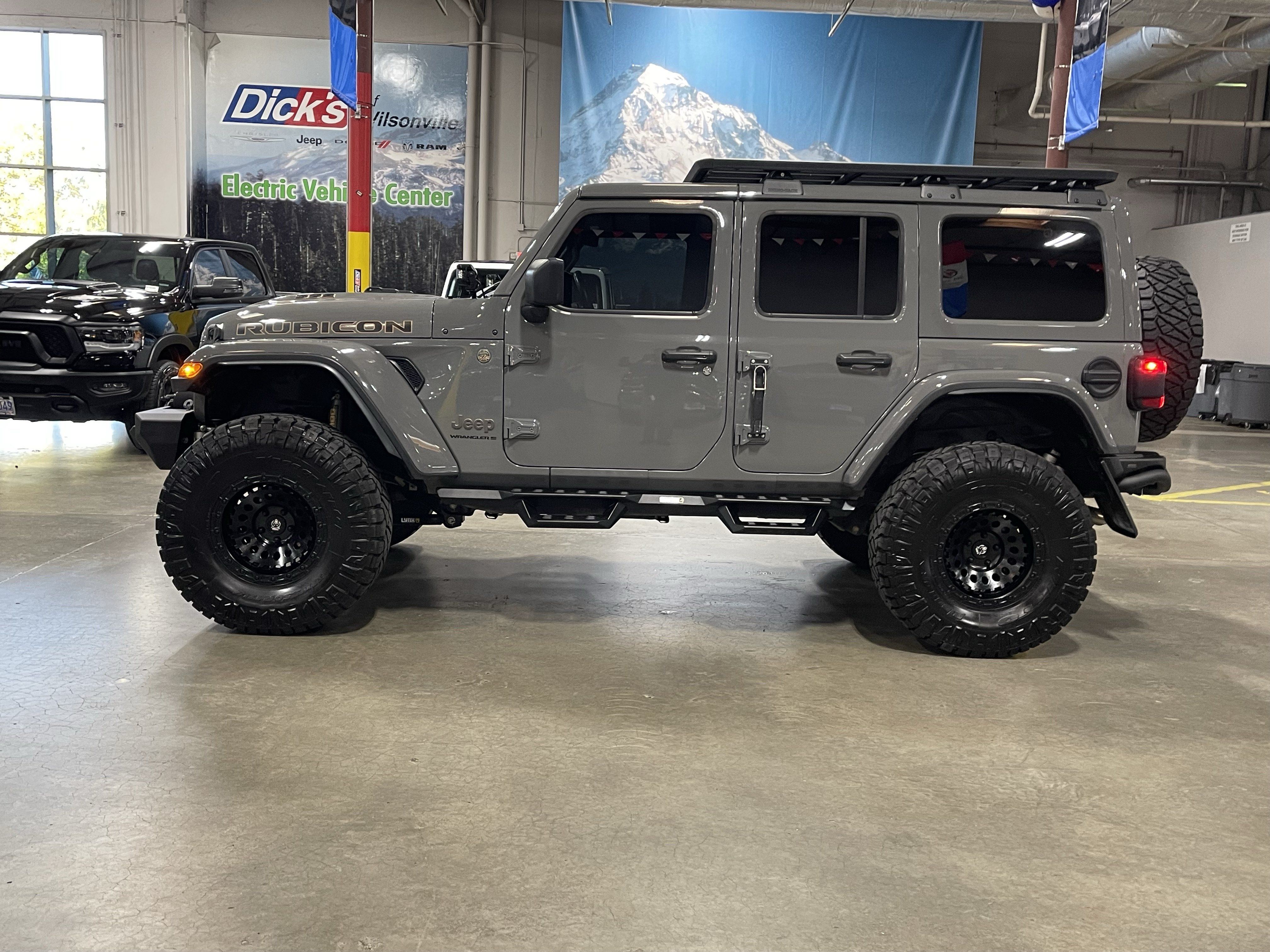 Used 2023 Jeep Wrangler Unlimited Rubicon 392 w/ Xtreme Recon 35" Tire Package AWD/4WD image 2