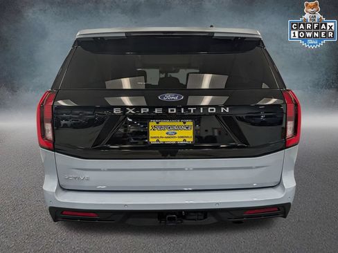 Used 2025 Ford Expedition Active AWD/4WD image 5