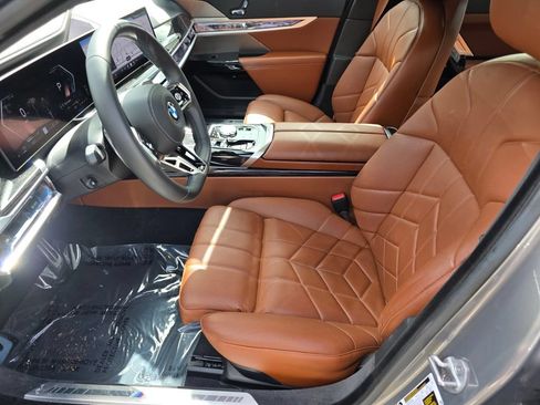 Used 2024 BMW 740i w/ Executive Package RWD image 8