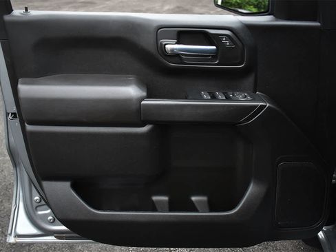 Used 2023 Chevrolet Silverado 1500 Custom AWD/4WD image 19