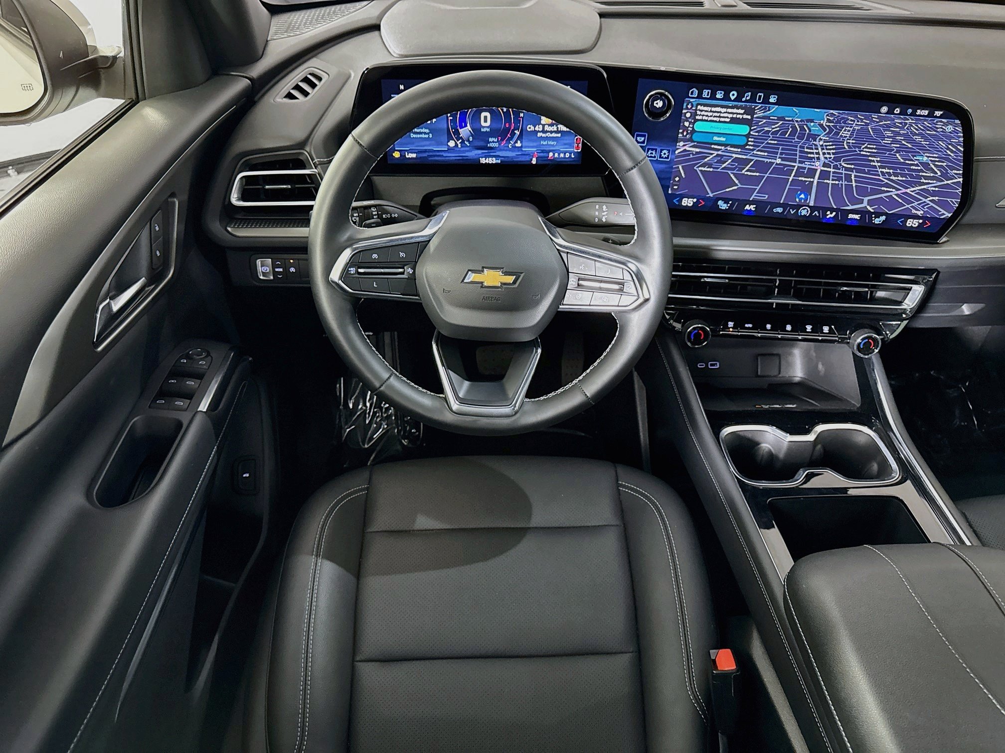 Used 2025 Chevrolet Traverse LT FWD image 24