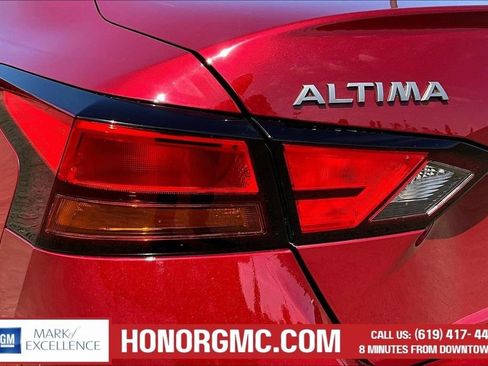 Used 2024 Nissan Altima 2.5 SR FWD image 24