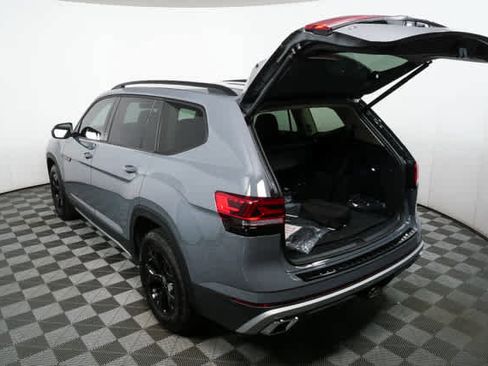 New 2026 Volkswagen Atlas Peak Edition AWD/4WD image 29