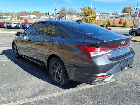 Used 2021 Hyundai Elantra SEL image 7