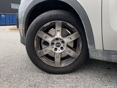 Used 2025 MINI Cooper Countryman S w/ Comfort Package Max image 16
