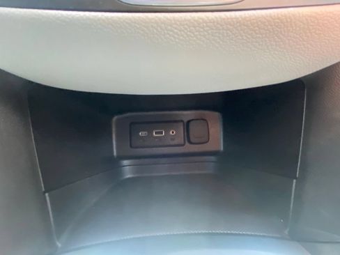 Used 2024 Chevrolet Equinox LT FWD image 31