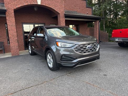 Used 2020 Ford Edge SE image 10