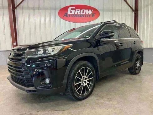 Used 2018 Toyota Highlander SE image 7