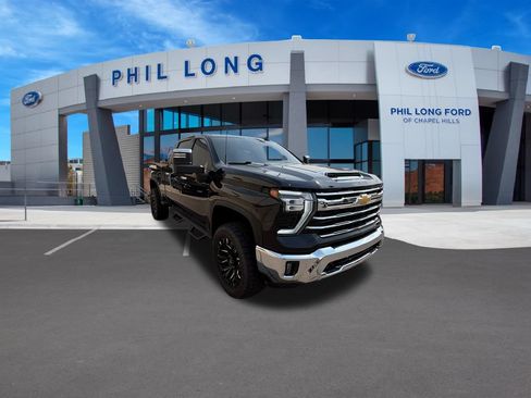 Used 2024 Chevrolet Silverado 2500 LTZ AWD/4WD image 8