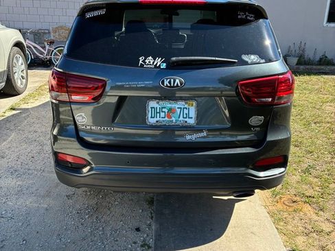 Used 2019 Kia Sorento S FWD image 3