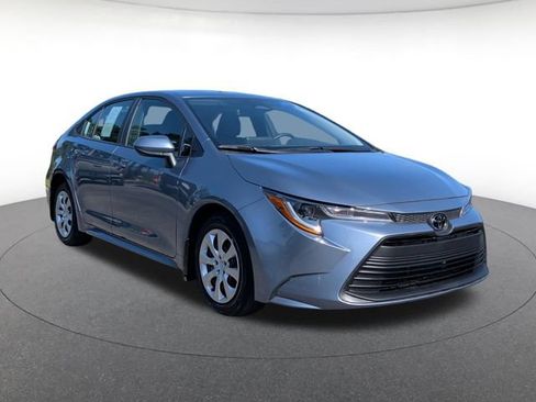 Used 2025 Toyota Corolla LE FWD image 8
