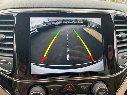 Used 2021 Jeep Grand Cherokee Limited image 13