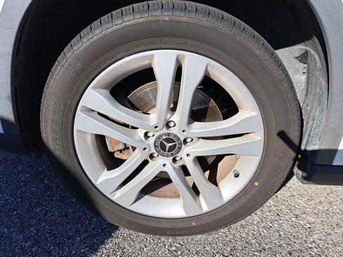 Used 2019 Mercedes-Benz GLA 250 4MATIC image 2