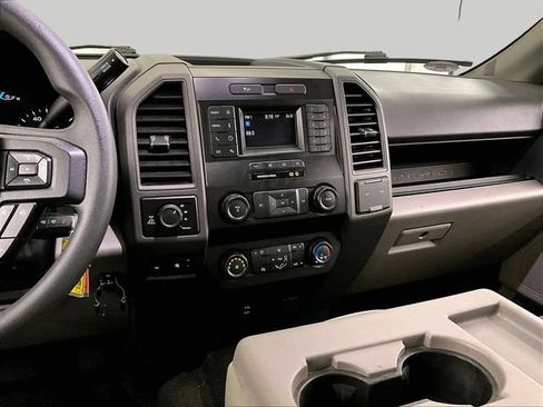 Used 2022 Ford F250 XL w/ Power Equipment Group AWD/4WD image 6