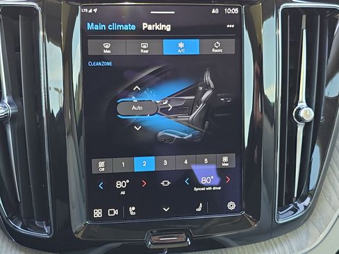 Used 2023 Volvo XC60 B5 Plus w/ Climate Package image 23