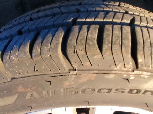 Used 2017 Volkswagen Tiguan S image 24