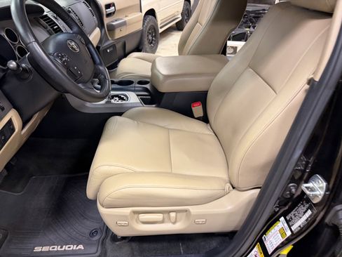 Used 2013 Toyota Sequoia Limited AWD/4WD image 18