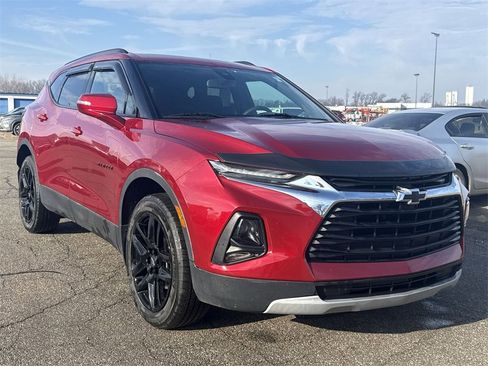 Used 2021 Chevrolet Blazer LT image 2