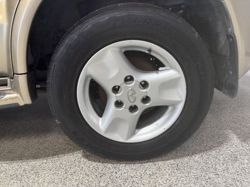 Used 2002 INFINITI QX4 Luxury image 12