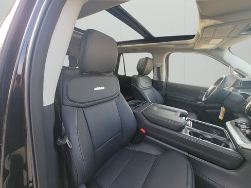 New 2026 Ford Expedition Platinum w/ Driver's Package image 39