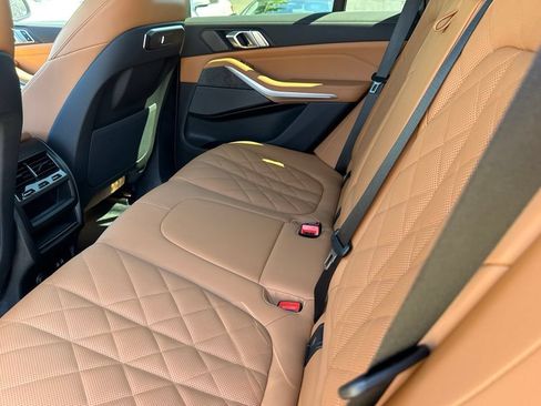 Used 2026 BMW X5 sDrive40i w/ M Sport Package RWD image 32