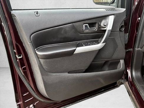 Used 2011 Ford Edge SE w/ 101A Rapid Spec Order Code image 12