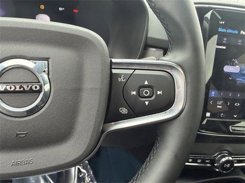 Used 2023 Volvo C40 P8 Recharge Ultimate image 21