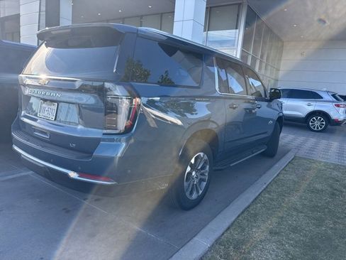 Used 2025 Chevrolet Suburban LT w/ Comfort Package image 4