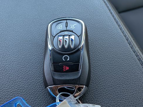 Used 2025 Buick Envista Avenir FWD image 35