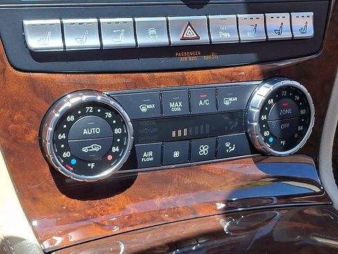 Used 2014 Mercedes-Benz SL 550 image 13