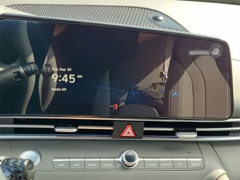 New 2025 Hyundai Elantra SEL image 9