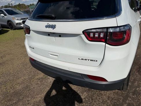 Used 2024 Jeep Compass Limited image 4