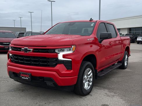 Used 2023 Chevrolet Silverado 1500 RST image 2