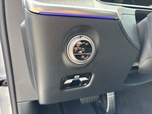 New 2025 Mercedes-Benz C 300 4MATIC Sedan image 17