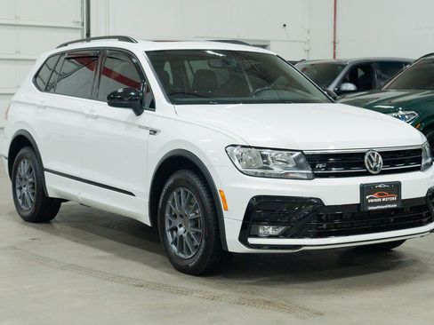 Used 2020 Volkswagen Tiguan SE R-Line w/ 3rd Row Seat Package image 11